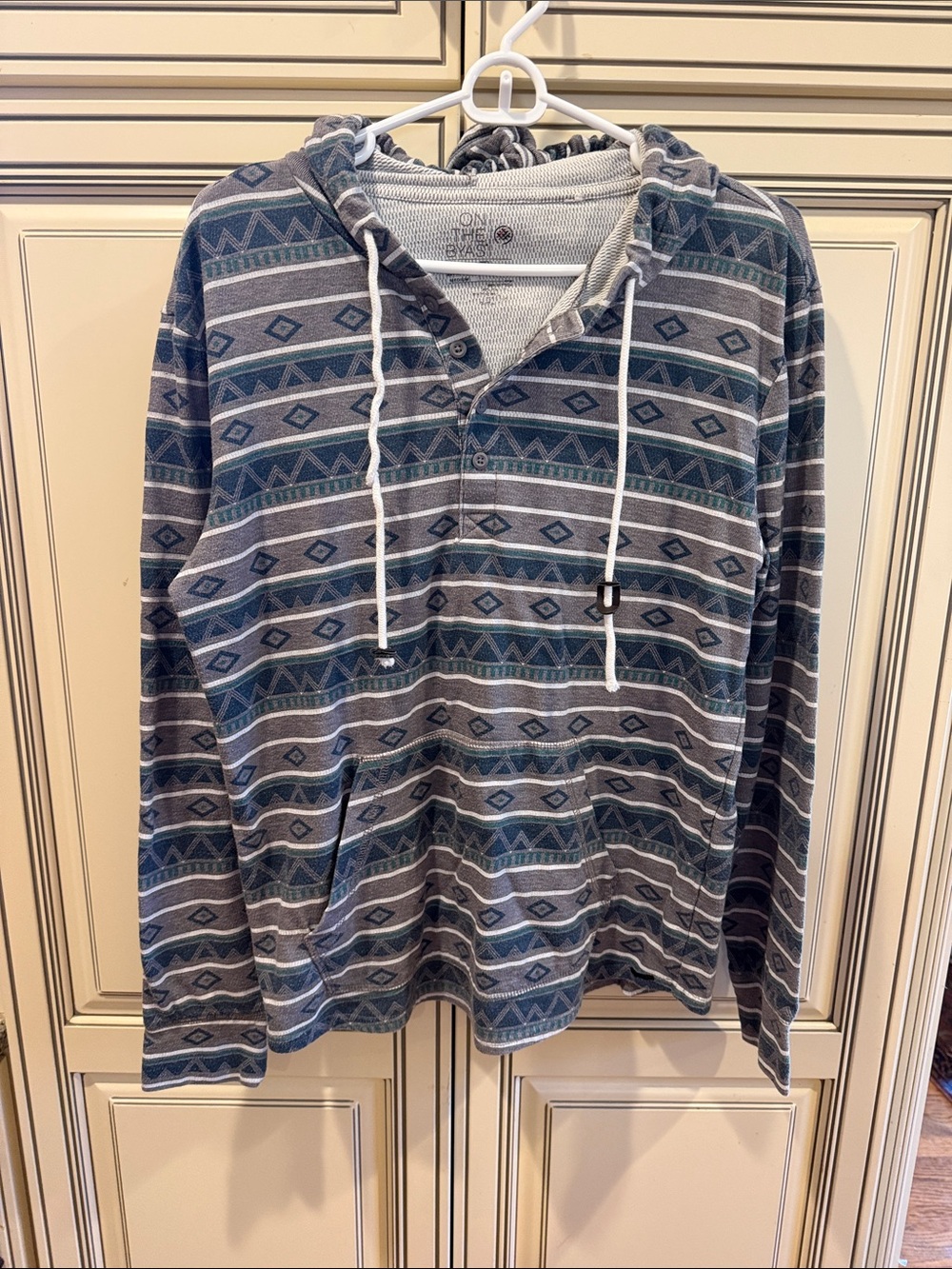 on the byas Men's Grey & Blue Patterned Hooded Pullover
